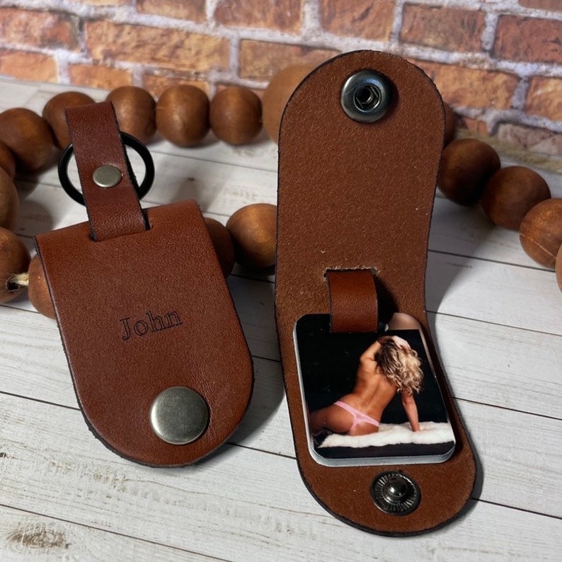 Anniversary gift for husband - Sexy keychain with photo - Personalized genuine leather engraved keychain for him with naughty photo* 