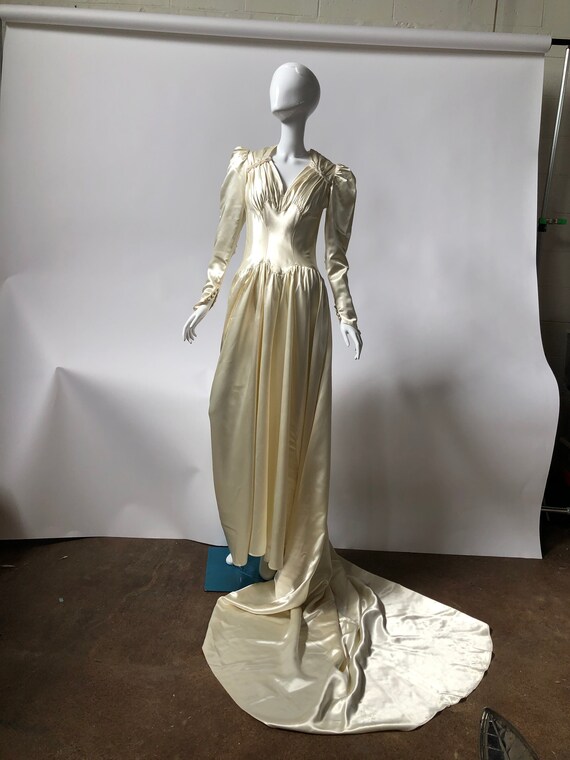 1940's Custom Made Wedding Dress Complete With Wed