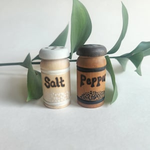 MADE TO ORDER, Salt and Pepper Shaker Set, Wooden Kitchen Toy, Play Food, Waldorf Toy Kitchen, Dramatic Play Props