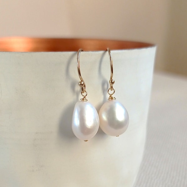 baroque pearl earrings | ivory pearl drop earrings | simple pearl earrings | christmas distance gift mom, sister, girlfriend | "Baroque"