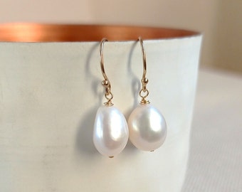 baroque pearl earrings | ivory pearl drop earrings | simple pearl earrings | christmas distance gift mom, sister, girlfriend | "Baroque"