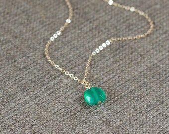 Collier en or avec pierre verte, collier avec pendentif vert, collier de pierres précieuses vertes, collier avec onyx vert, cadeau de Noël pour femme