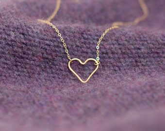 Collier en or délicat avec pendentif coeur, collier filigrane avec coeur, collier coeur en or, cadeau pour femmes, collier en or avec pendentif coeur