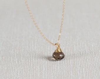 Dainty necklace in gold with smoky quartz, simple gold necklace with gemstone, gold necklace with stone pendant, gift for mom