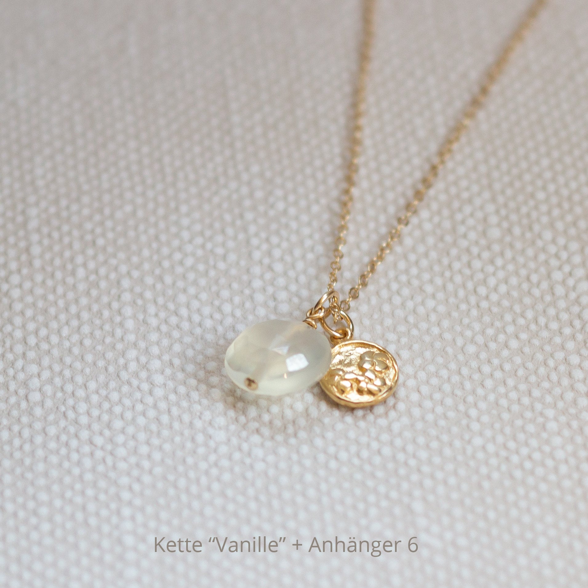 ネックレス・ペンダント PATOU_Coin pendant necklace in gold-plated brass Patou | Designer jewels, earrings, brooches, necklaces