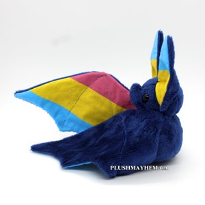 Muñeco murciélago del orgullo pansexual hecho a mano - Regalo LGBTQIA hecho por encargo