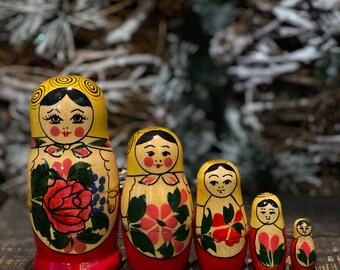 antique nesting dolls