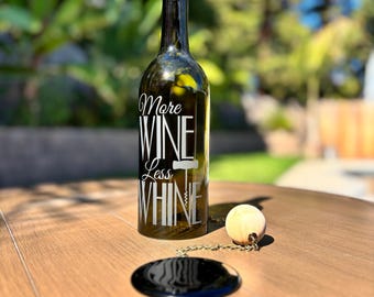 Más vino, menos quejas, carillón de viento de botella de vino reciclada