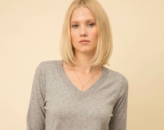 V-Neck Side Bottom Tie Derail Sweater