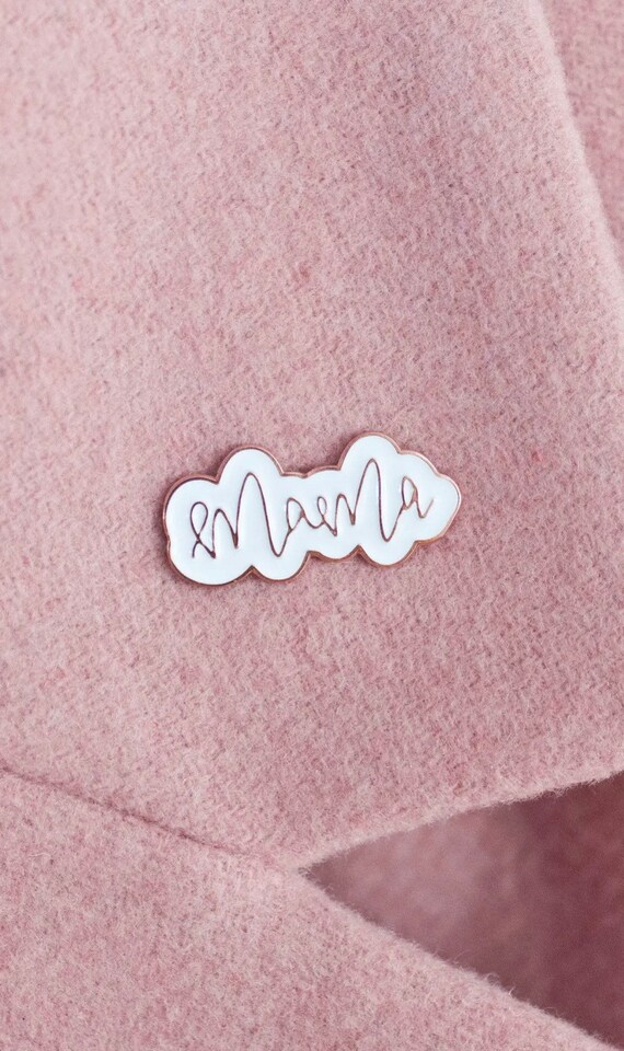 Mama pin