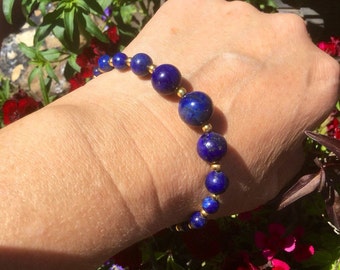 lapis lazuli bracelet, Graduated blue lapis bracelet, beaded bracelet, lapiz lazuli and gold jewelry, blue beaded bracelet, gemstone jewelry