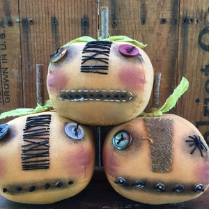 Primitive Pumpkin, Jack-O-Lantern, Grungy Halloween Decor