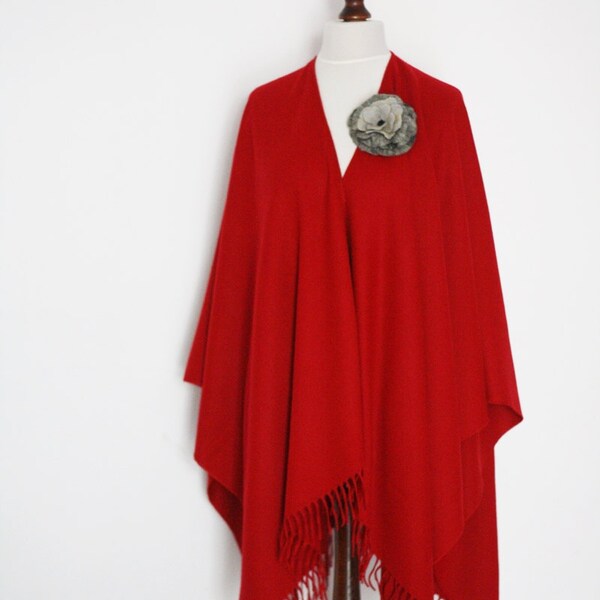 Women poncho, red poncho, women cape, cape coat, red scarf, red capelet, felted brooch, fabric poncho, felted flower,modern clothing