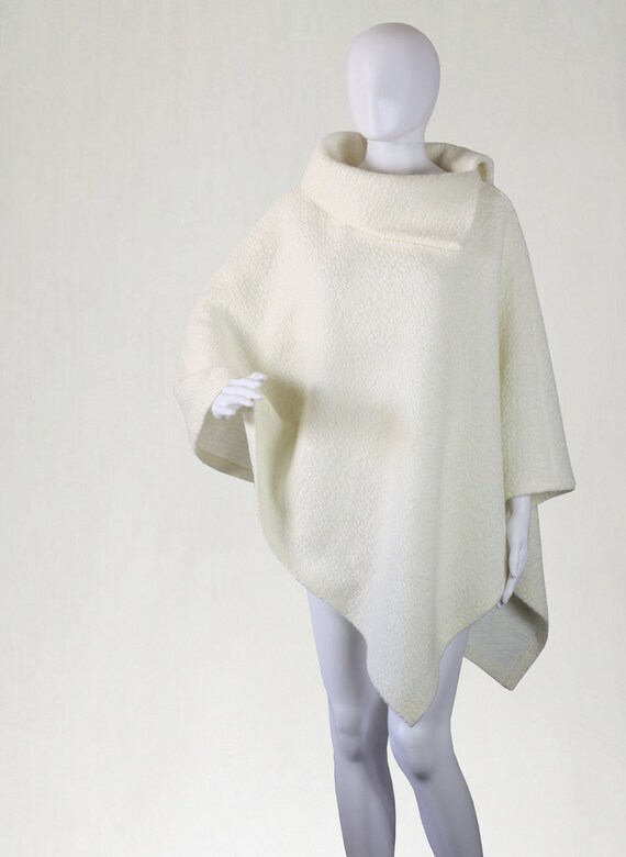 Poncho ecru Clearance