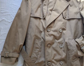 SALE** Men's Vintage Trench coat / classic spy trench / removable liner / khaki overcoat /42R