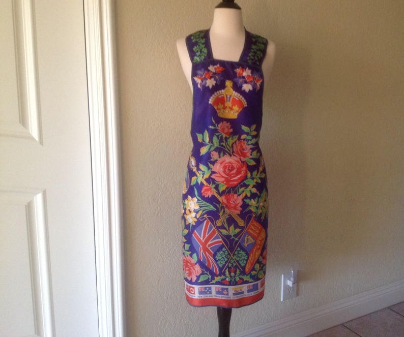 Royal Crown colorful apron Vintage souvenir apron full floral apron Canada New Zealand Australia flags India roses medallions