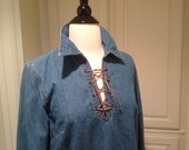1970s denim shirt / Ann Taylor / lace up front denim blouse / vintage 70's boho style top / woman's size 6 / pullover top