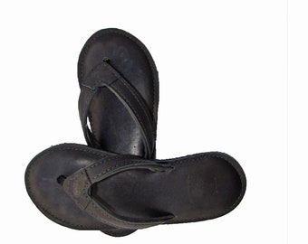 Tongs de Leon noires pour femme