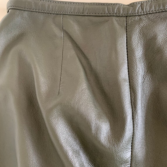 90s Women's Olive Green Low Cut Leather Pants Y2k… - image 6