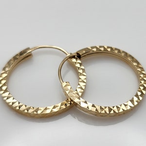 Solid 14K Gold Sparkling Refurbished Diamond-Cut Hoop Earrings