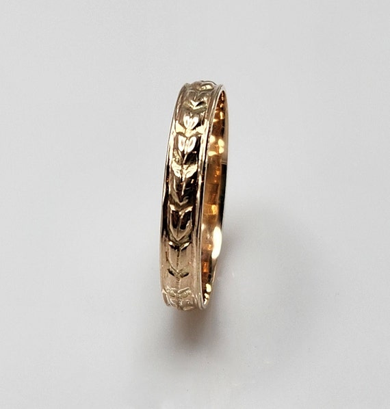 Ring - Floral Hand-Carved Solid Gold Band  - Vinta