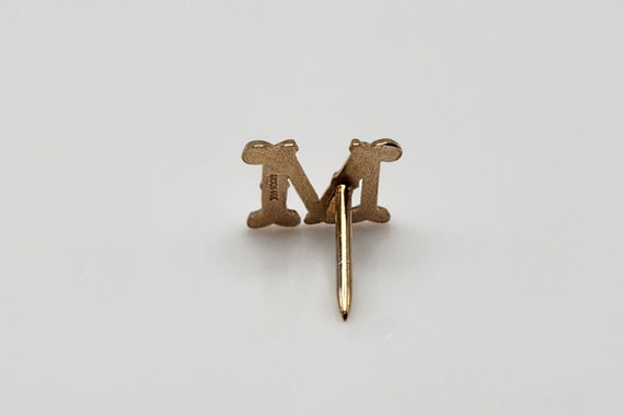 Tie Tack — Letter M Solid 14K Gold Vintage Letter… - image 4