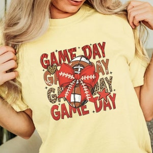 Spieltag T-Shirt, Halloween T-Shirt, Herbst Fußball Liebhaber Shirt, Fußball Halloween Grafik T-Shirt, Fußball Mama Shirt, Damen Fußballshirt