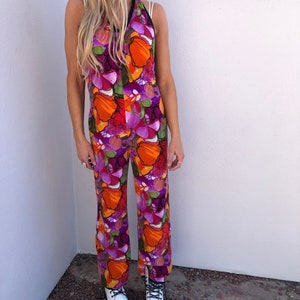 Zeldzame vintage badstof jumpsuit uit de jaren 60 met felle bloemenprint