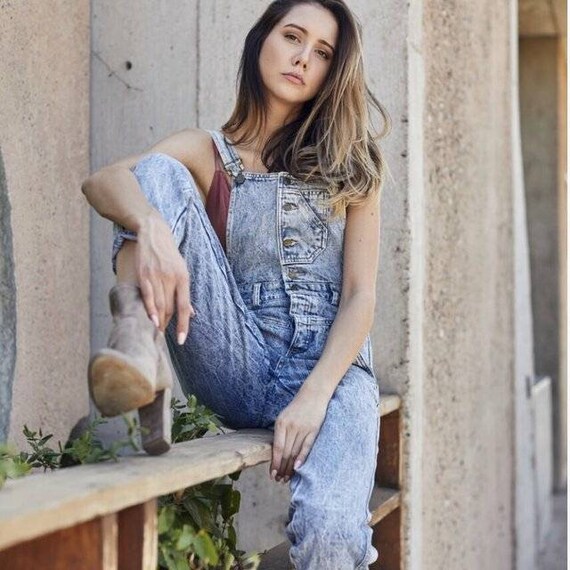 80s outfits with overalls