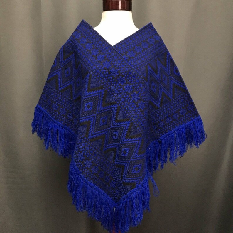 Vintage fringe Aztec print sweater poncho 70s bohemian style southwest western blanket cape