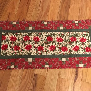 Christmas Poinsettias Tablerunner