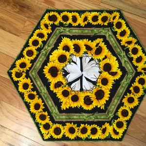 Sunflowers All Around Table Topper