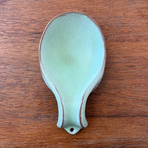 Frankoma 4Y Lazy Bones Prairie Green Skedstöd Skedhållare Vintage 50-60-tal MCM