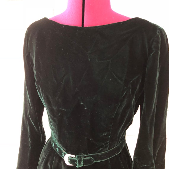 1960's Vintage Green Velvet Long Sleeved Cocktail… - image 1