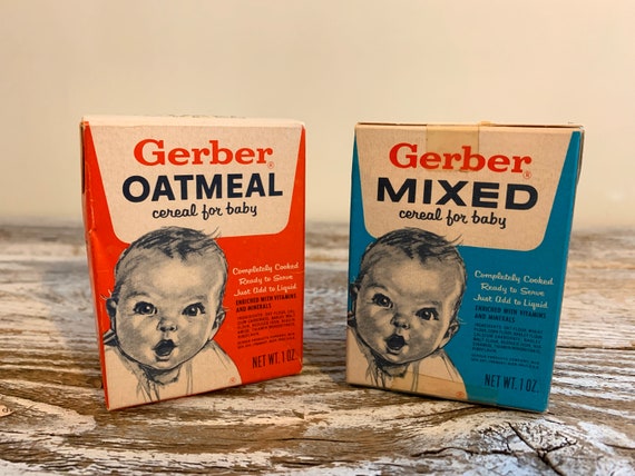 mixing baby food with oatmeal