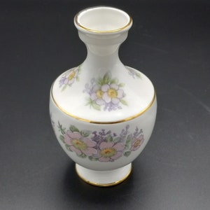 Royal Tara, Fine Bone China Vase, White Porcelain Vase, Vintage China 5&quot; Bud Vase, Made in Ireland, Mother&#39;s Day Gift - Hand Made in Galway