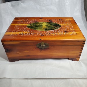 Caja de cartas de cedro para caballero, caja de joyería para hombre, caja de recuerdos vintage, caja de madera con panel de imagen superior y tallado, cierre de tapa con bisagras de latón