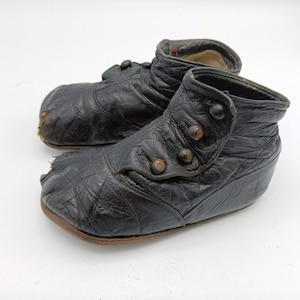 Antique Baby Leather Button Shoe, Victorian Toddler Shoes, Black Leather, 19th Century handmade Baby Leather Shoes, Worn Baby Button Shoes