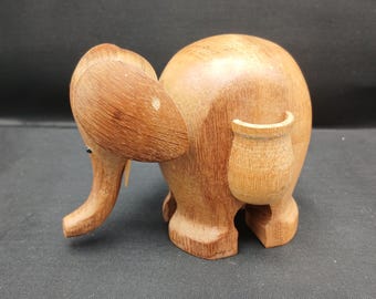 Vintage Carved Wood Elephant Figurine: Toothpick Holder with Pockets
