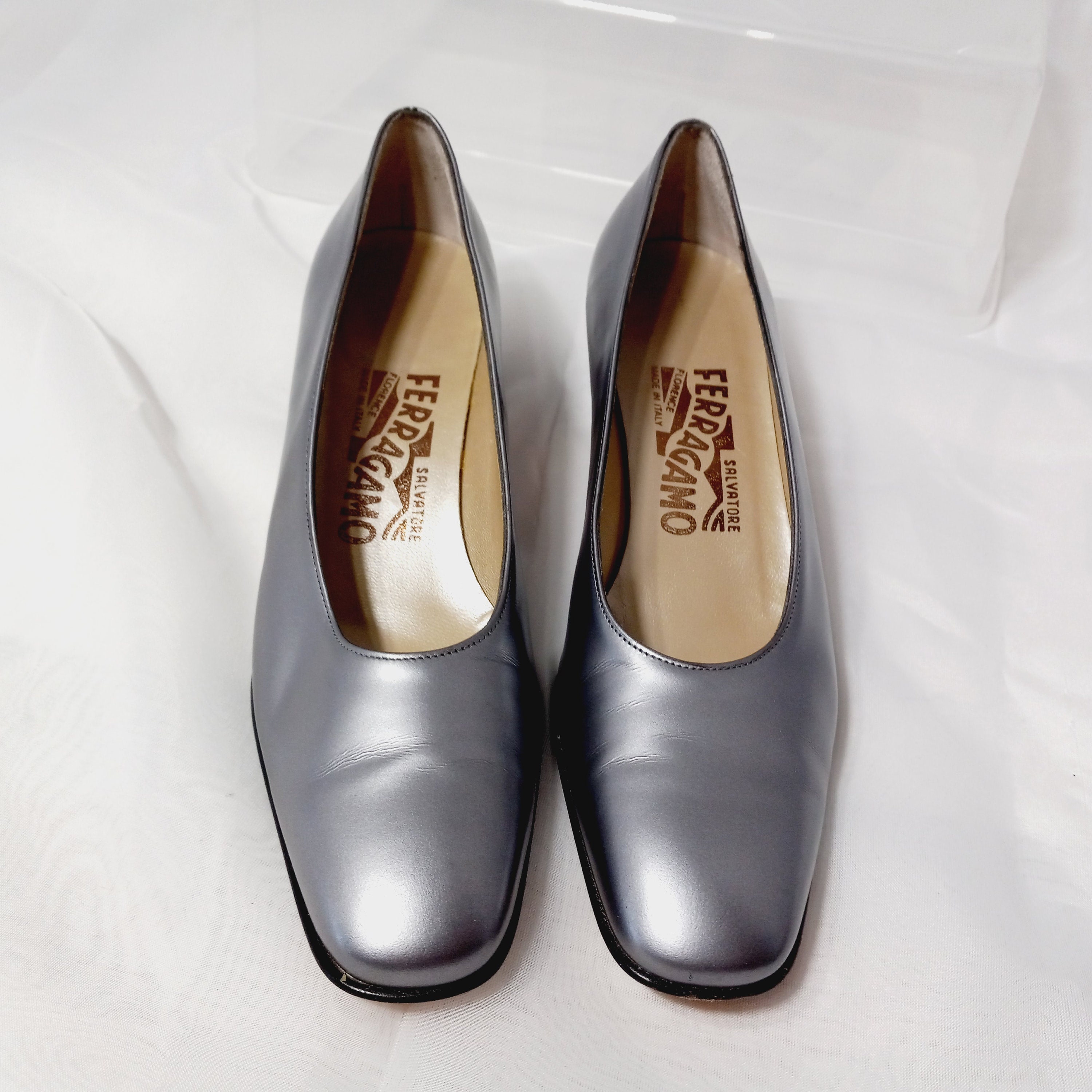Ferragamo Silver/pewter Classic Pumps, High Fashion Size 6-4A