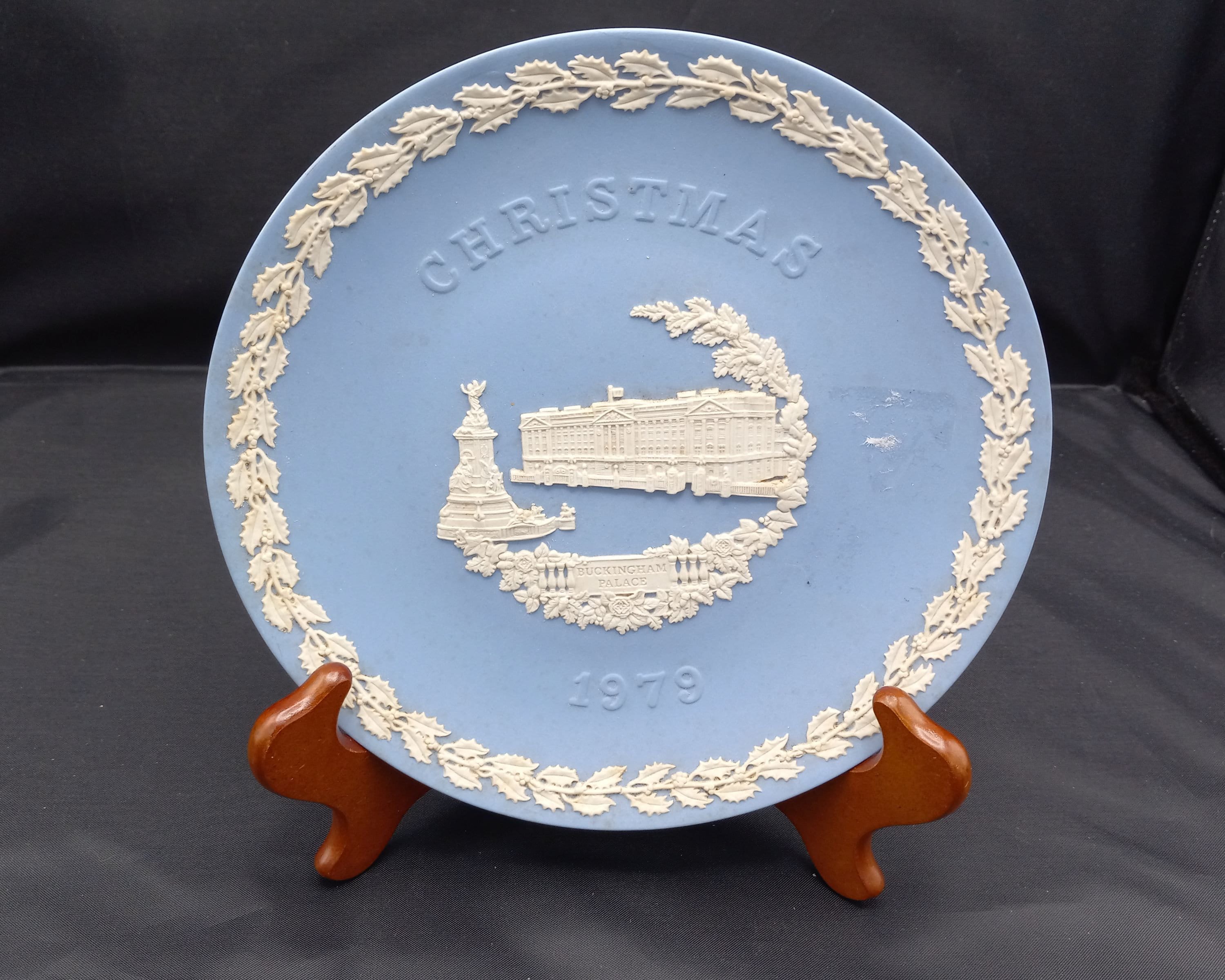 Wedgwood Jasperware 1979 Christmas Plate, Buckingham Palace, Blue