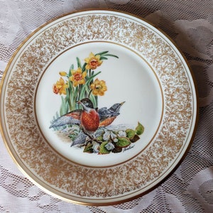 Robins, Vintage Lenox Collector Plate, Boehm Birds by Lenox, Art by Edward M. Boehm, Dated 1977.  Heralds of Spring.