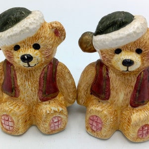 Vintage Christmas Bears Salt and Pepper Shakers - Christmas Ceramic Collectible Vintage S&P - Salt and Pepper Ceramic Collectible Bears