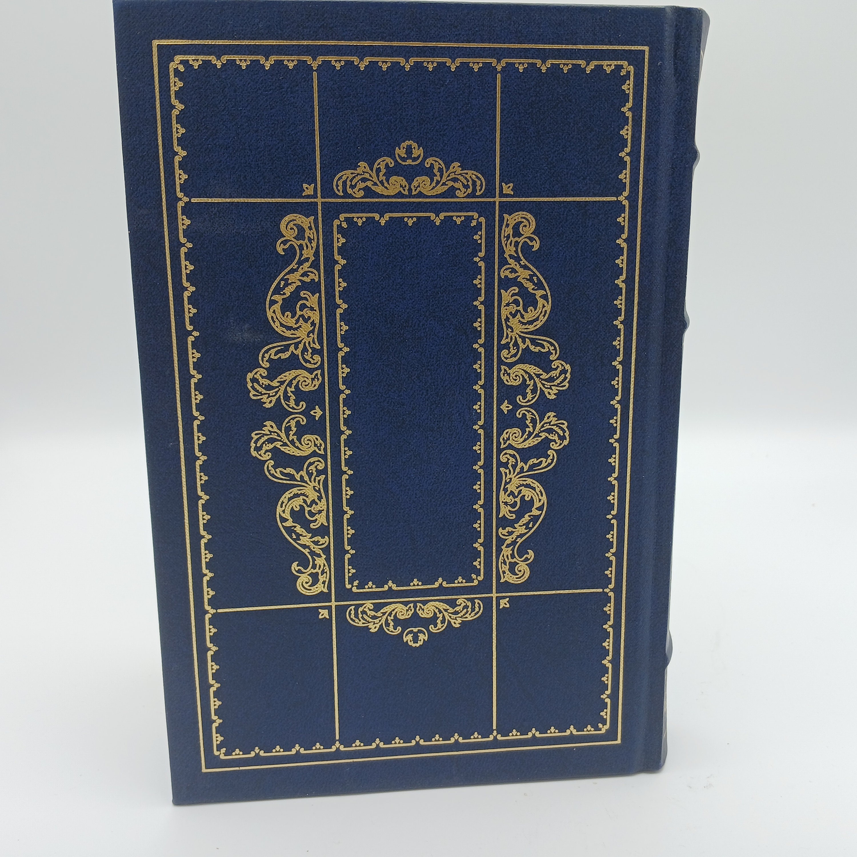 ヴィンテージ洋書　Love of Goldensハードカバー豪華本 ヴィンテージ洋書 Love of Goldensハードカバー豪華本 Love of