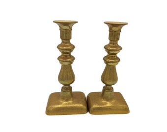 Dekorativa mässingsljusstakar - Par tunga mässingsljusstakar - Vintage mässingsljusstakar - 20 cm höga ljusstakar samlarmässing