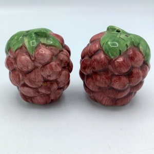 Vintage Fruit Themed Ceramic Salt and Pepper Shakers - Reddish Purple Clusters of Grapes Topped with Green Leaves Salt and Pepper Shakers