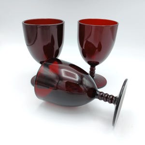 Set of 3 Water or Wine Goblets. Monarch Royal Ruby by Anchor Hocking, Pressed Glass Deep Ruby Red 6 0z Wine Glass, 1950s Red Stemware