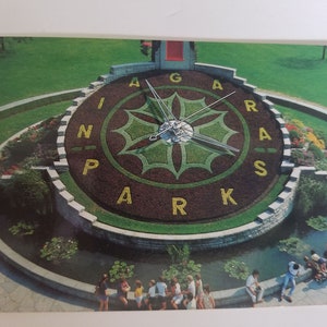 Niagara Parks Flower Clock. Unused Vintage Postcard Niagara Falls Memorabilia image 2