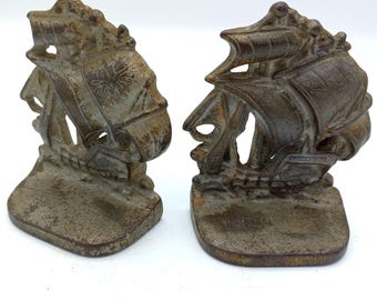 Sujetalibros antiguos de hierro fundido con forma de galeón español – Sujetalibros de barco robusto – Decoración náutica para oficina – Regalo rústico marítimo para biblioteca