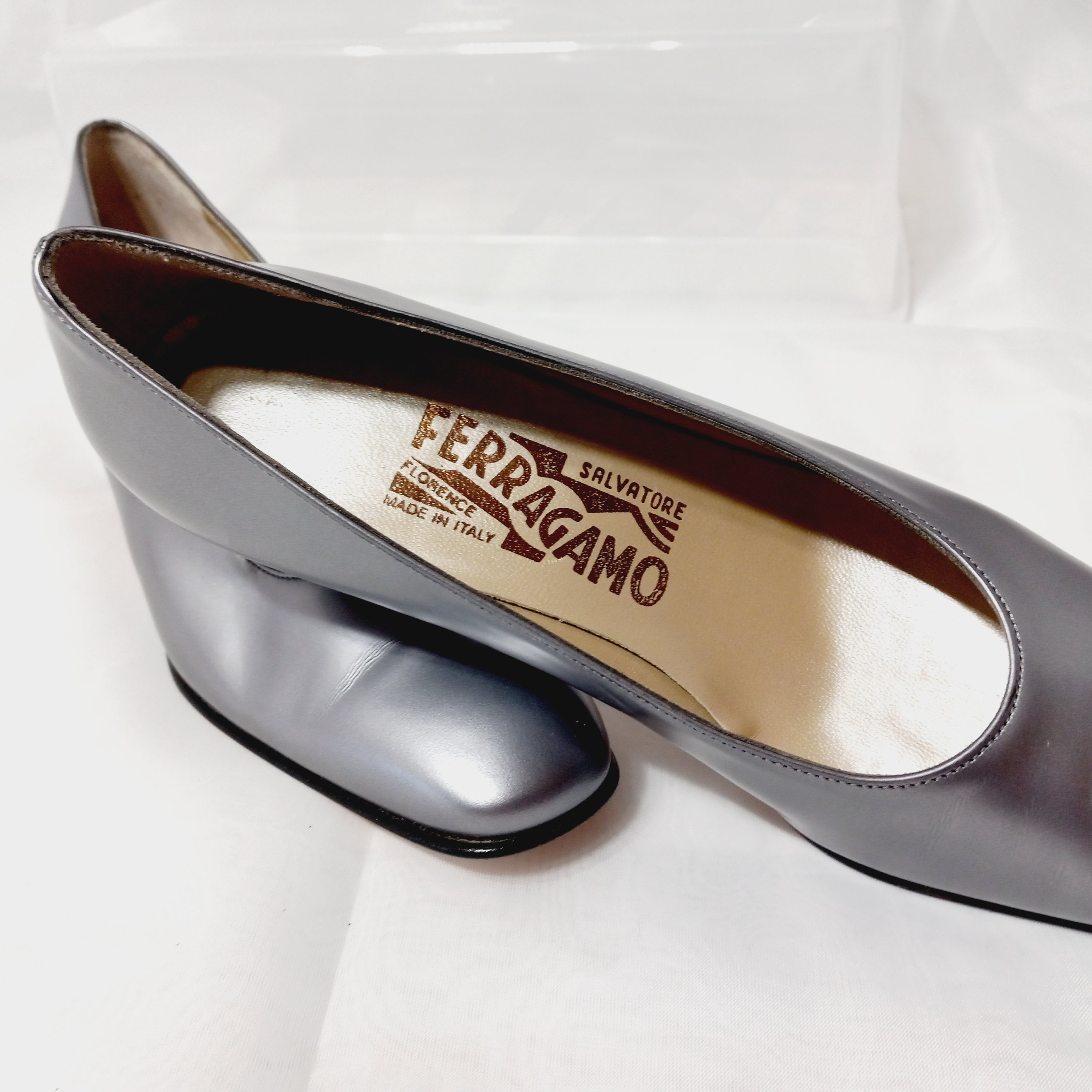 Ferragamo Silver/pewter Classic Pumps, High Fashion Size 6-4A